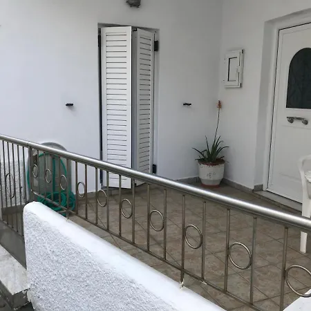 Central Old Town House Páros